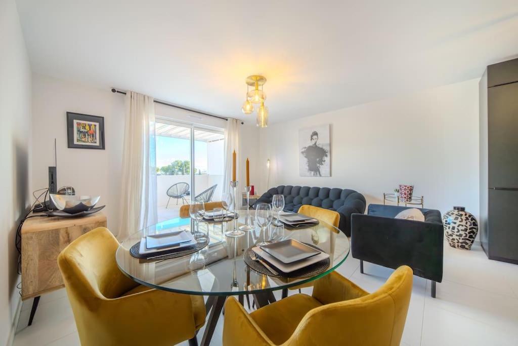 Apartment Le Square D'evan - De Standing - Grande Terrasse Exterieure - Climatisation